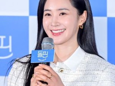 유리가 요가 강사로 변신해 유기견 기부에 나서