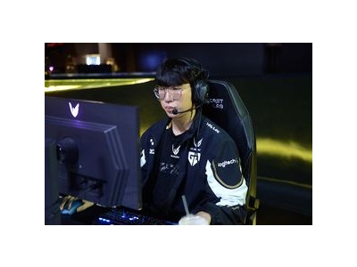 아이템 선택에 대한 팬들의 반응 뜨거워져