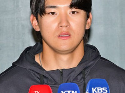 KIA 슈퍼스타 스프링캠프 항공편은 이코노미 클래스라니