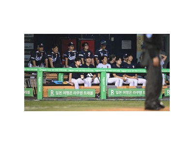 두산 올스타 베스트12 선정 실패에 분위기 냉랭