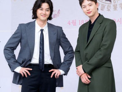 김지훈 시상식에 모친 반응 달라져 팬들 관심 집중