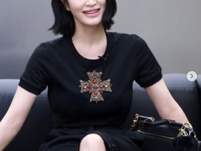김혜수 나이 안 느껴지는 미모로 화제